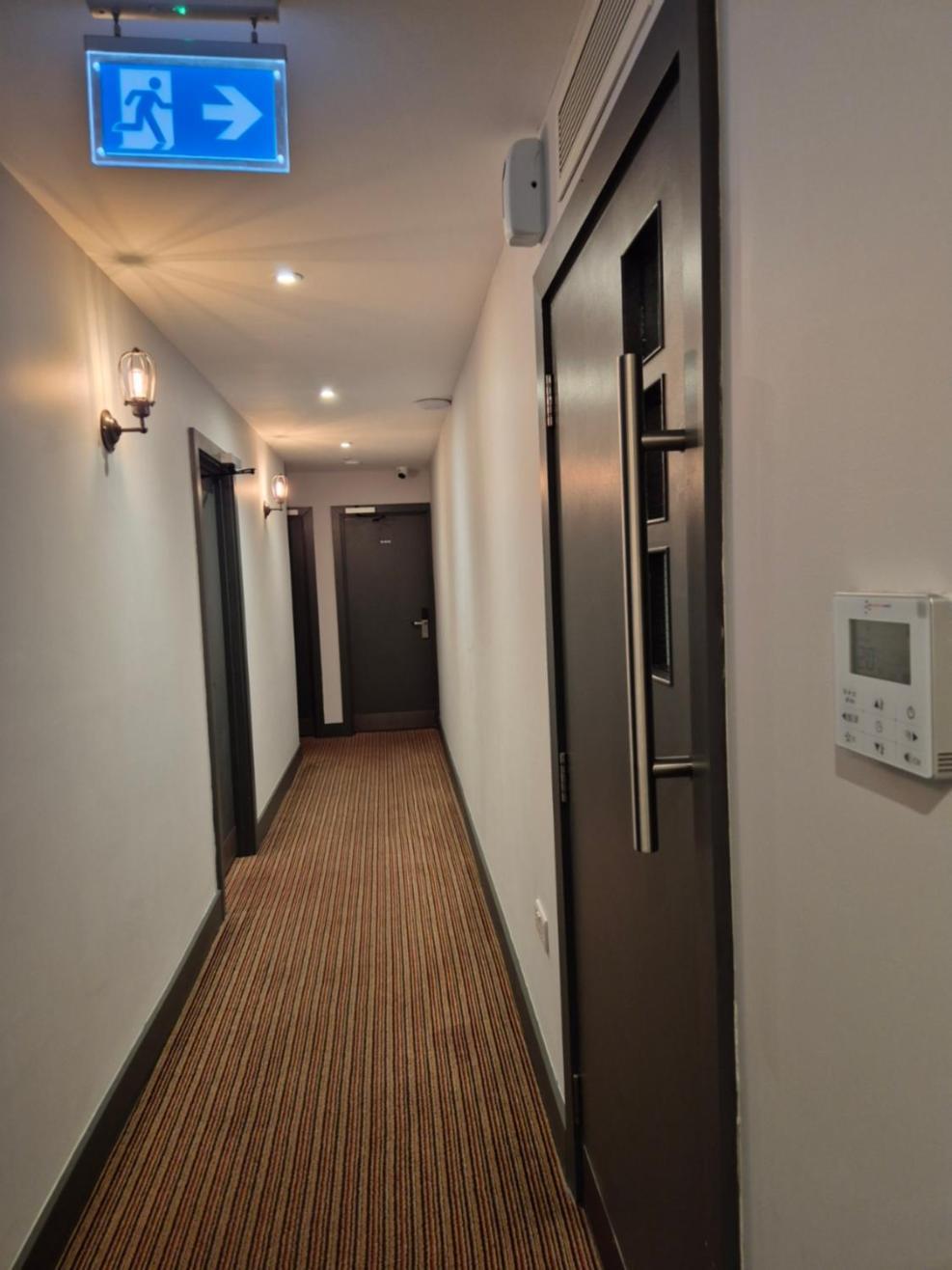 ลอนดอน ซิตี้ แอร์พอร์ต โฮเทล Hotel ภายนอก รูปภาพ
