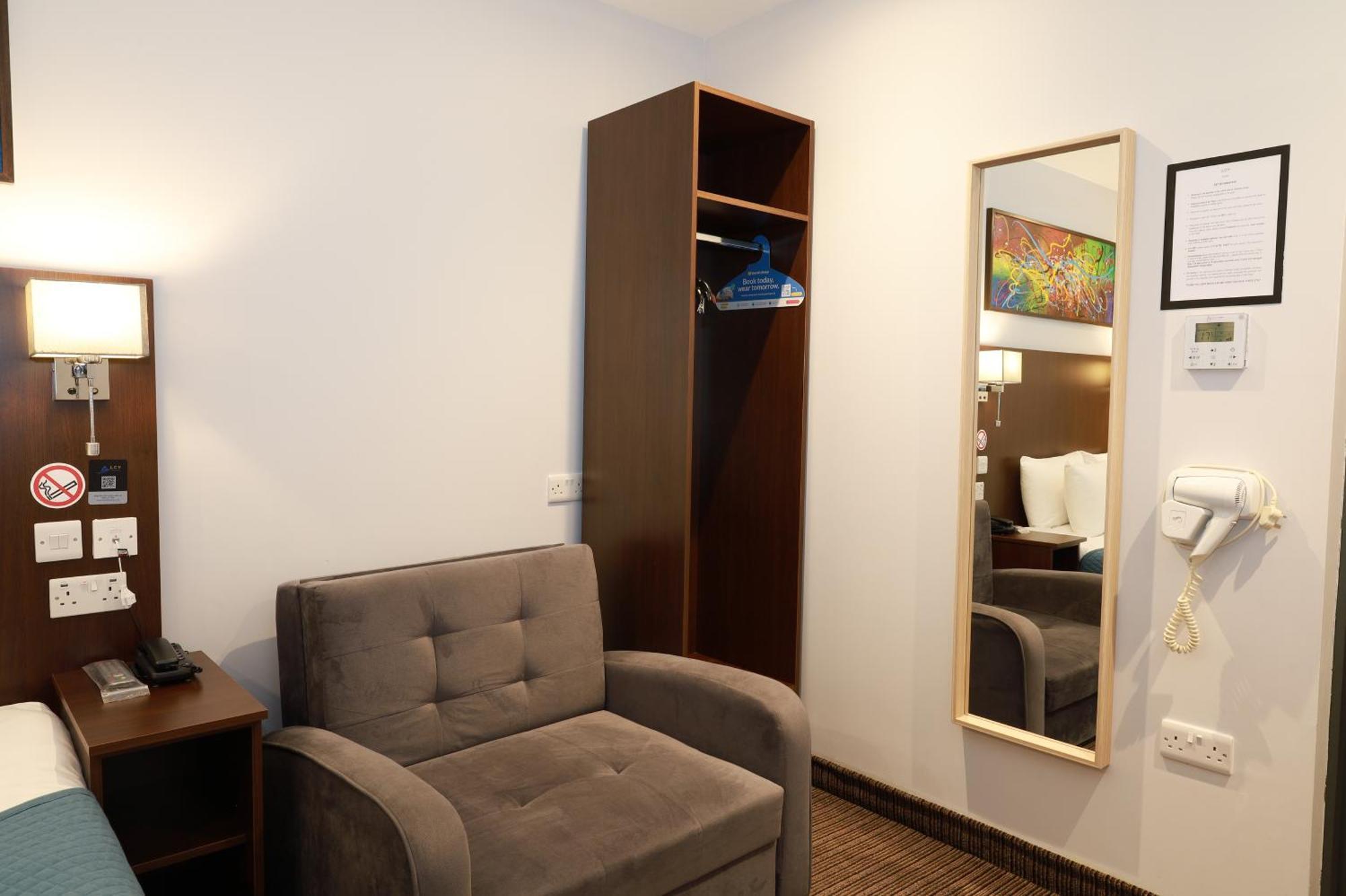 ลอนดอน ซิตี้ แอร์พอร์ต โฮเทล Hotel ภายนอก รูปภาพ