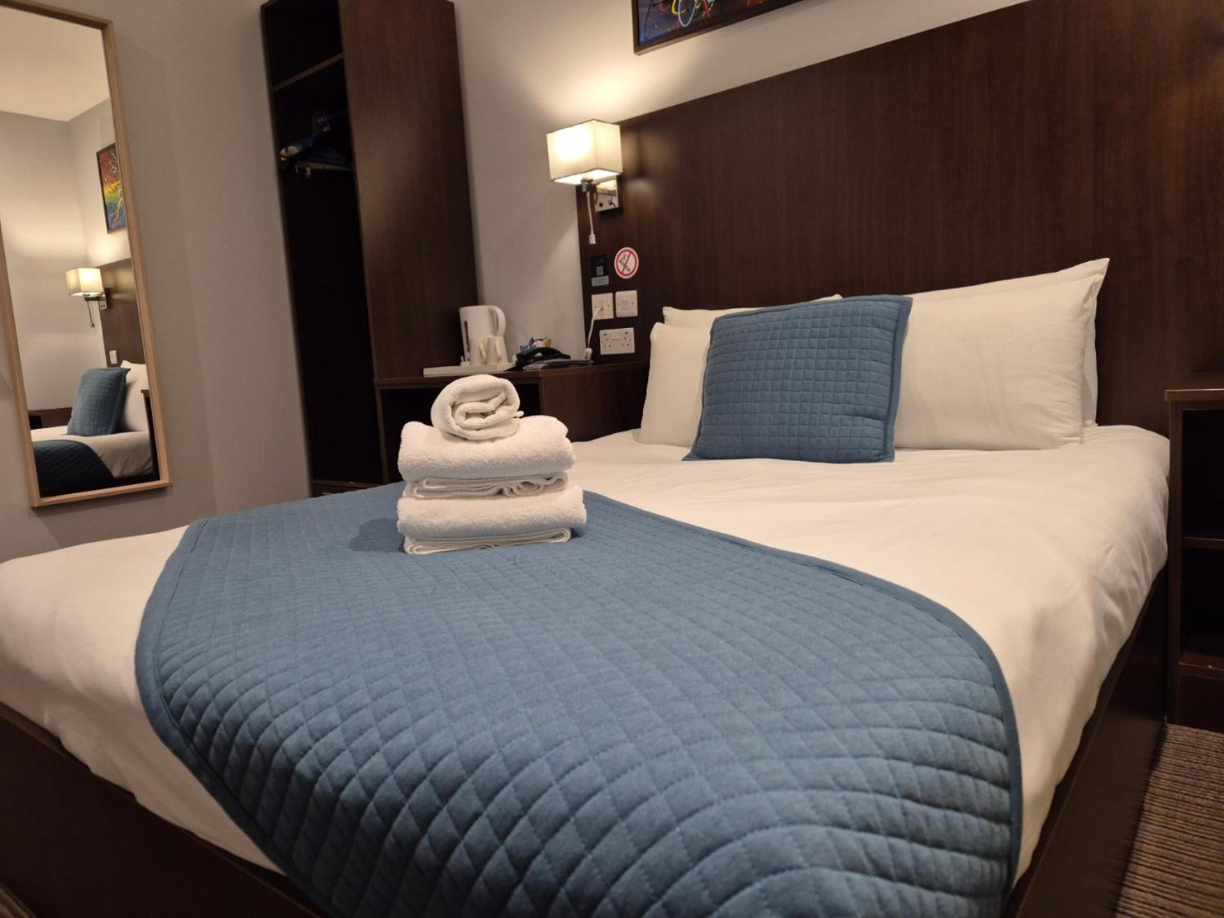 ลอนดอน ซิตี้ แอร์พอร์ต โฮเทล Hotel ภายนอก รูปภาพ