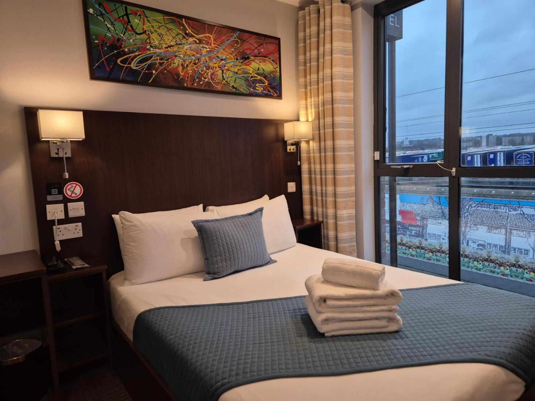 ลอนดอน ซิตี้ แอร์พอร์ต โฮเทล Hotel ภายนอก รูปภาพ