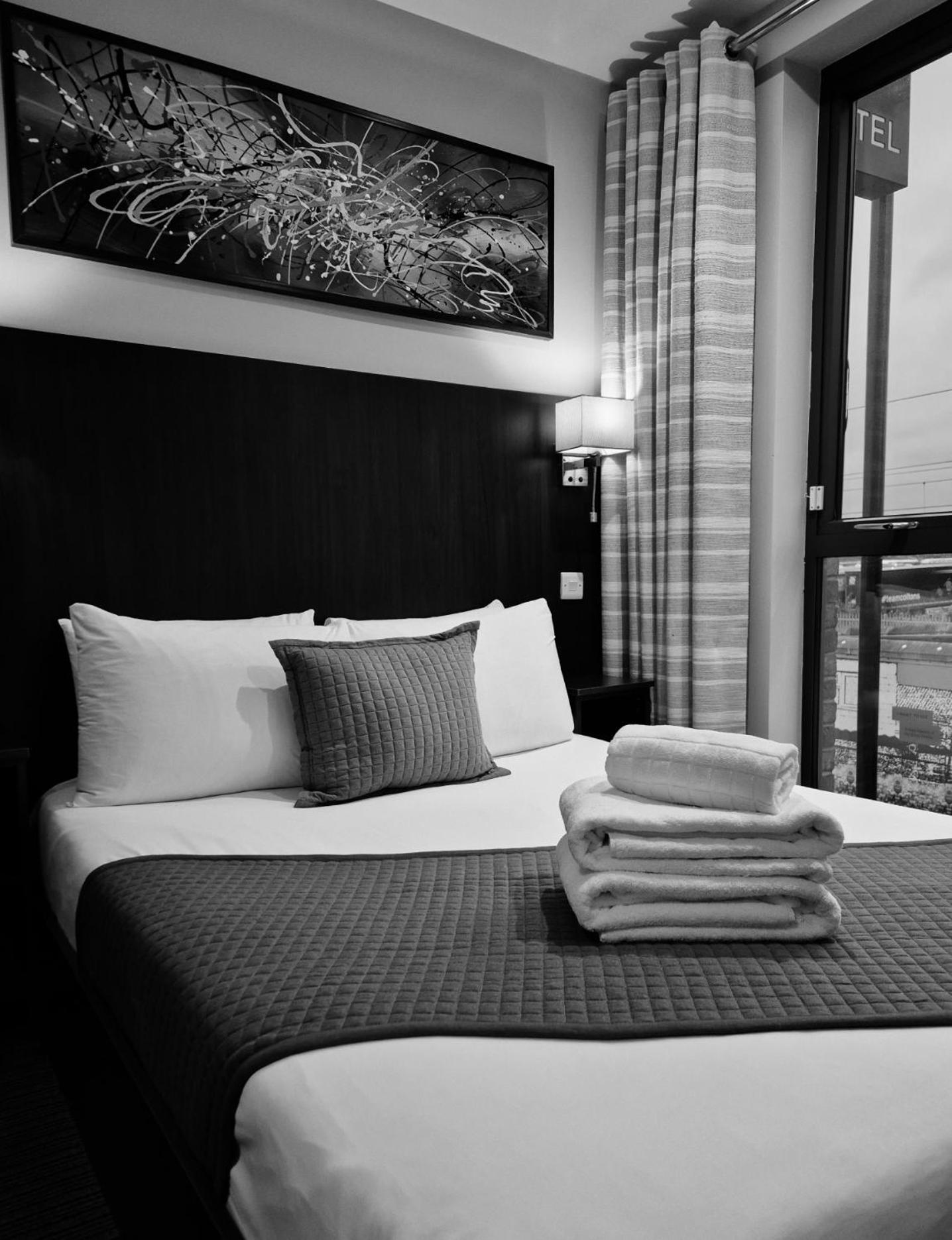ลอนดอน ซิตี้ แอร์พอร์ต โฮเทล Hotel ภายนอก รูปภาพ